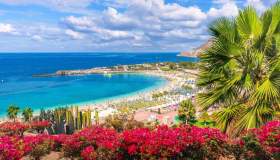 Dove viaggiare d’estate: le mete Vueling che valgono (davvero) il caldo