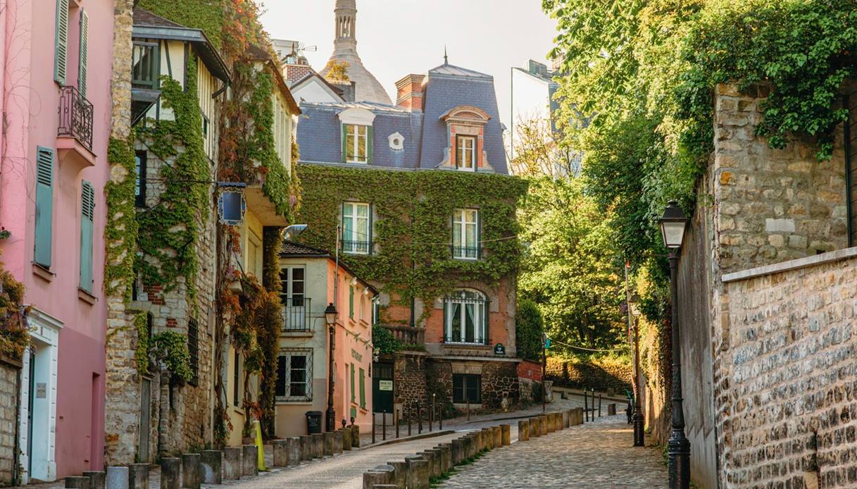 Molti angoli dell'omonimo quartiere parigino sono riconoscibili tra le location di "Montmartre"