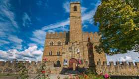 Castello dei Conti Guidi, uno dei simboli medievali più affascinanti della Toscana