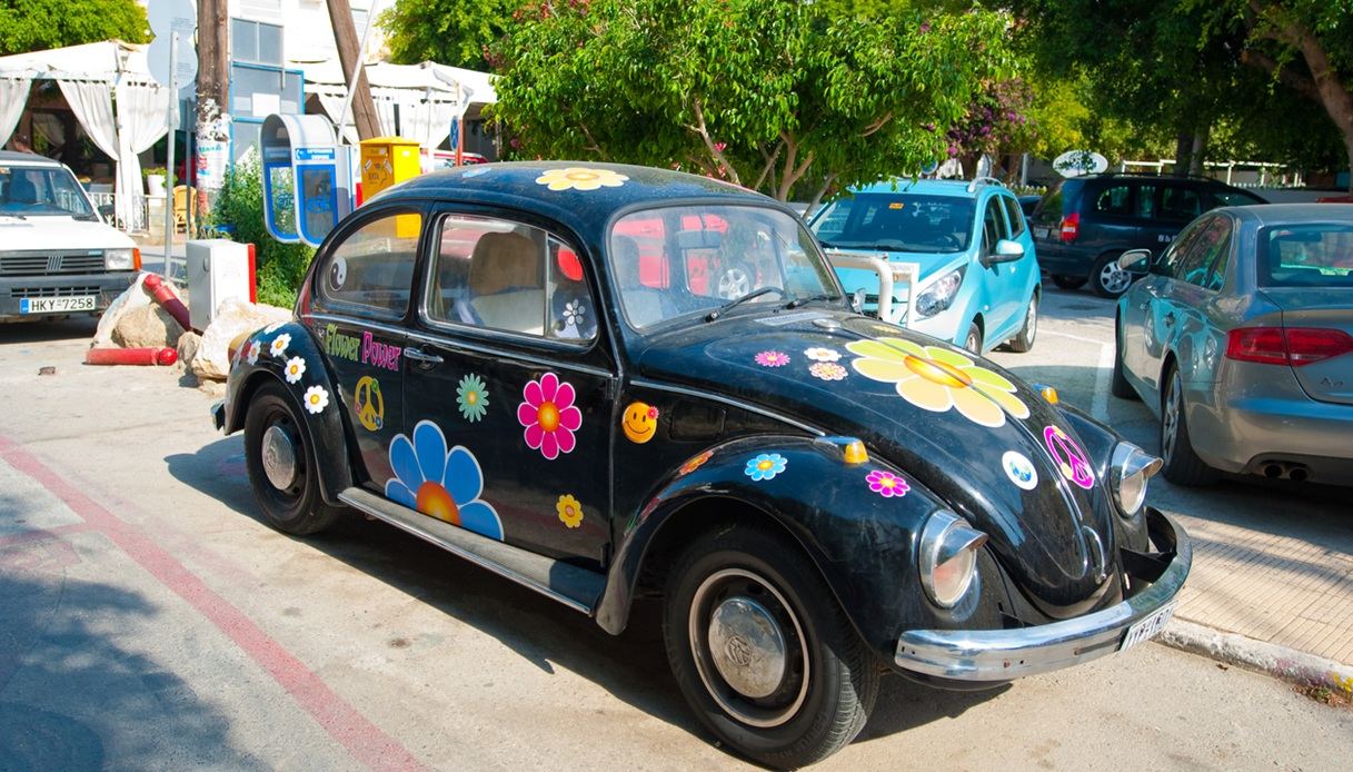 Matala, il villaggio hippie sulle coste di Creta, è tra i luoghi dov'è stata girata la serie "The Beach"