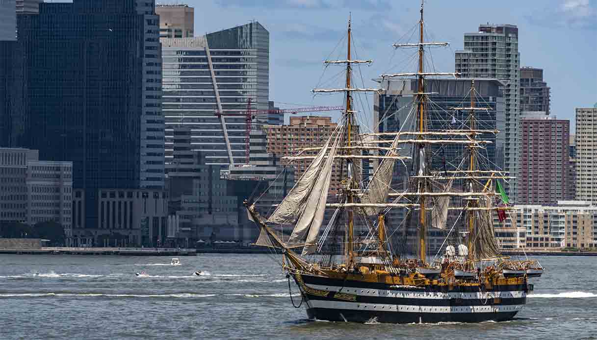 La nave Amerigo Vespucci in tour nel Nord America