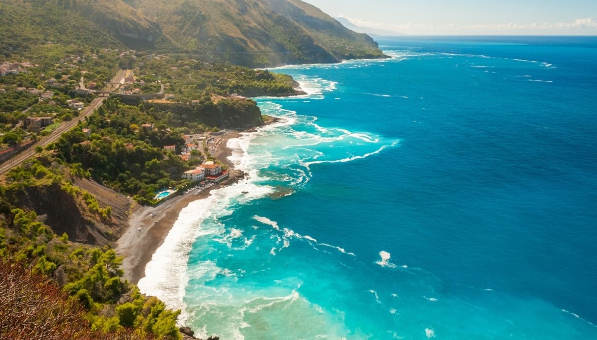 Vista dall'alto della costa di Maratea