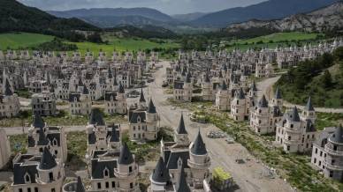Burj Al Babas, il villaggio da fiaba diventato una città fantasma