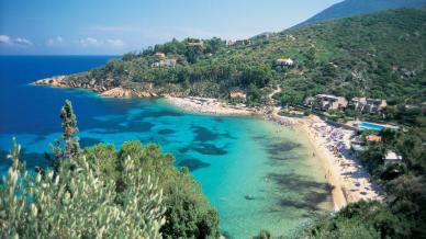 Qui il mare cambia colore a ogni ora: le bellissime (e sempre diverse) spiagge dell’Isola del Giglio