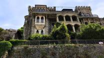 Il Castello De Farro sfida la gravità: il gioiello nascosto aggrappato alla roccia a un’ora da Roma