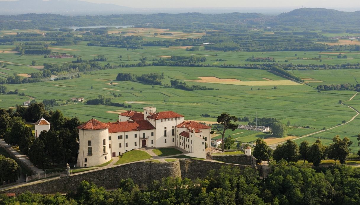 Castello e Parco di Masino visti dall'alto