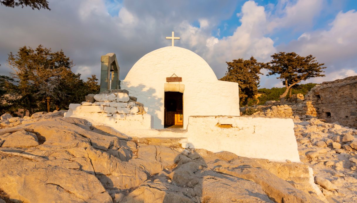 Chiesa del Castello di Monolithos in Grecia