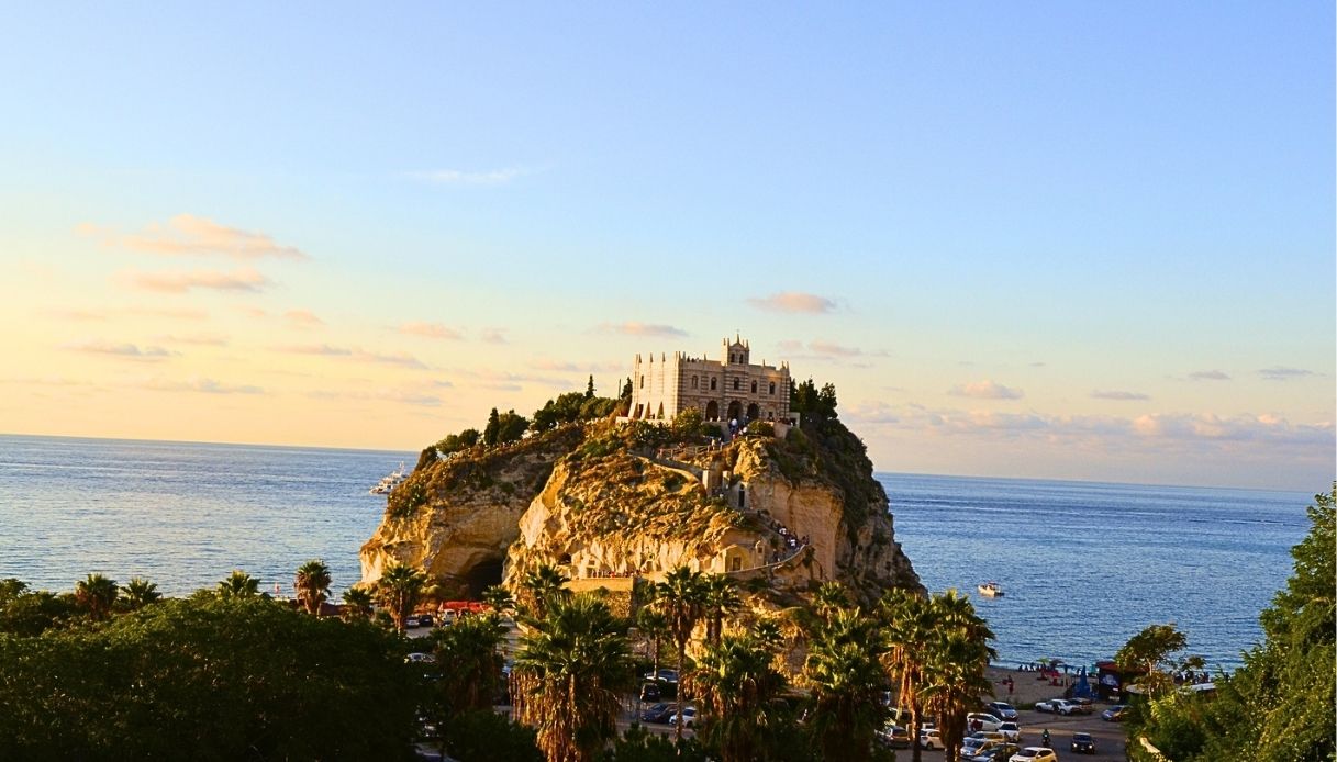 Santuario di Santa Maria dell'Isola al tramonto