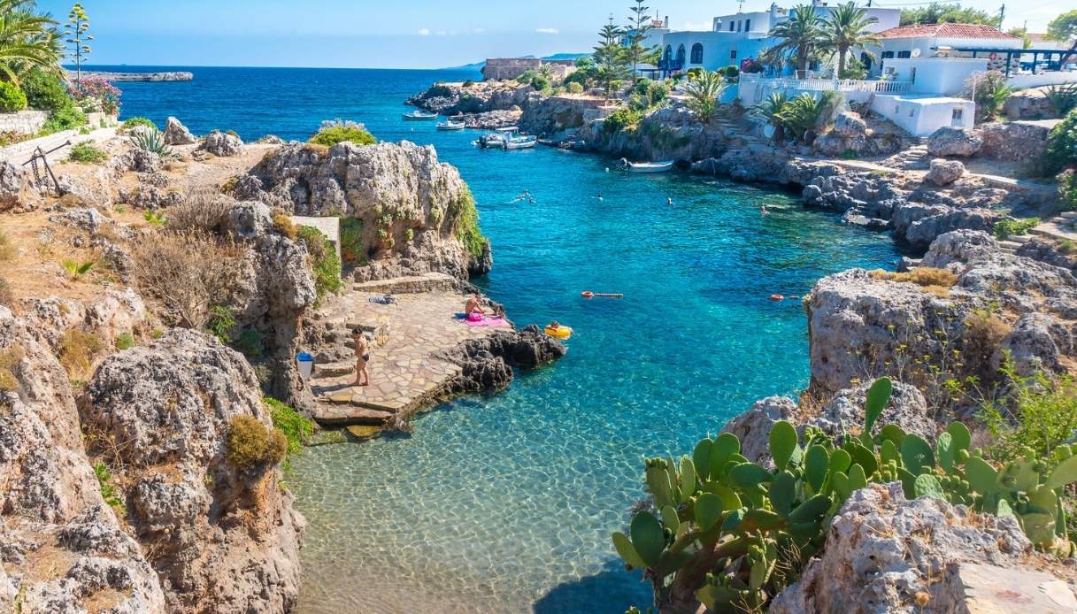Dove andare ad agosto nel Mediterraneo, le mete da sogno baciate dal sole