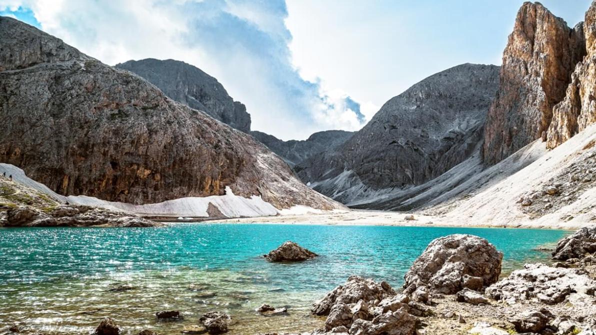 I laghi alpini più belli d’Italia da raggiungere a piedi in estate: 5 specchi d’acqua oltre i 2000 metri