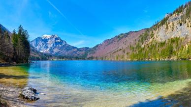 I due limpidi laghi alpini ricchi di storia imperiale, flora selvatica e sentieri unici: Langbathseen