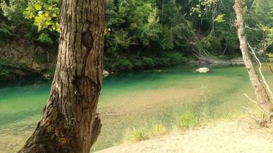 Toscana, un castello nascosto e una spiaggia segreta: l’escursione sulle rive del fiume Merse