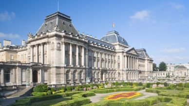 Riapre il Palazzo Reale di Bruxelles e svela il soffitto di scarabei
