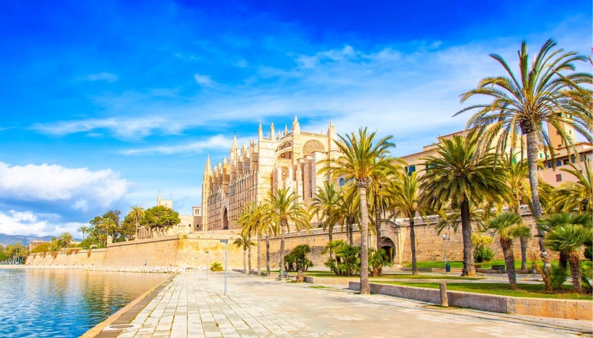 Vista scenica della vecchia citt&agrave; di Palma de Mallorca