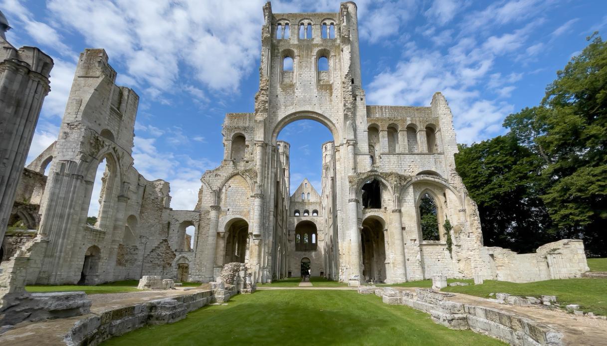 Rovine Abbazia di Jumièges, Francia