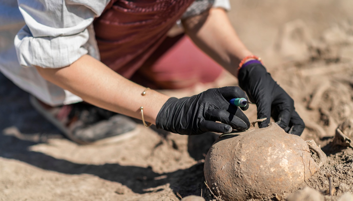 https://siviaggia.it/wp-content/uploads/sites/2/2026/07/Scoperta-archeologica-in-Italia.jpg