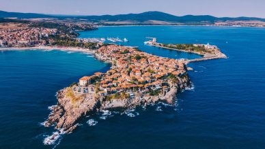 Tra le pietre di Apollonia e il respiro del Mar Nero c’è una città che sa ancora di sale e notti d’estate: Sozopol