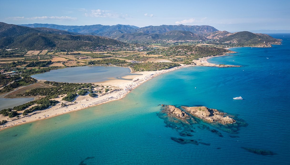 La spettacolare spiaggia Su Giudeu in Sardegna