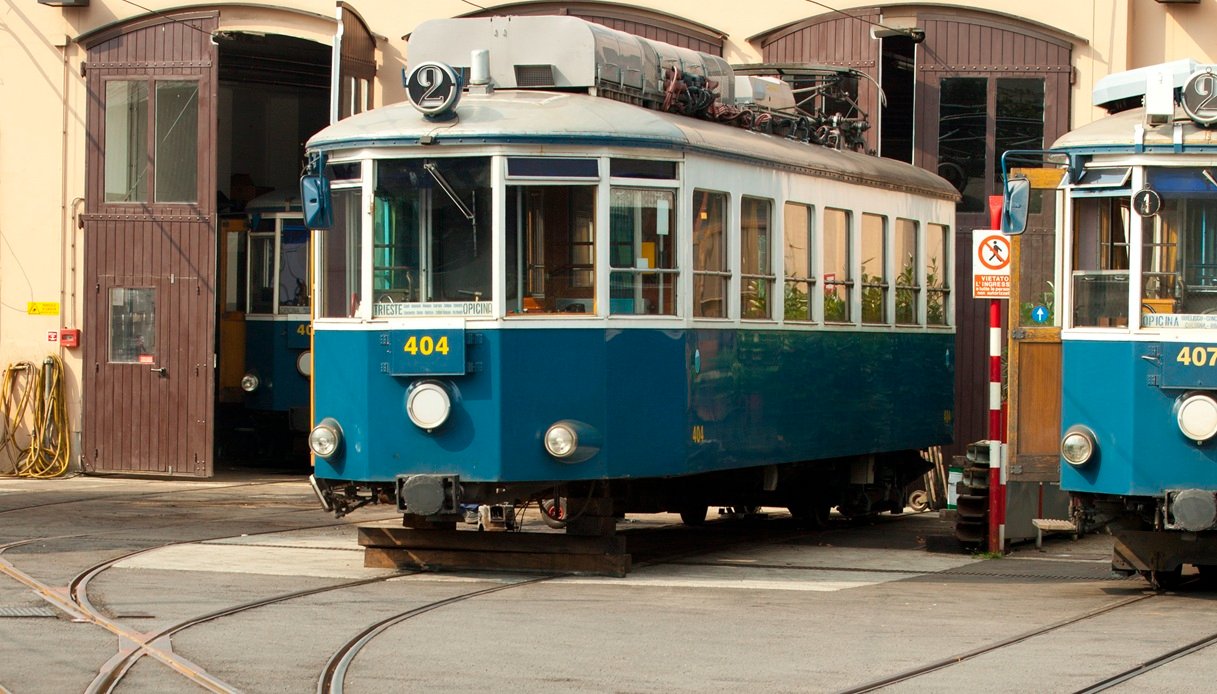 Uno dei tram più iconici d’Italia torna a viaggiare: riapre la linea panoramica Trieste-Opicina