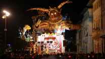 Non solo in inverno, questi sono i Carnevali estivi da non perdere in Italia