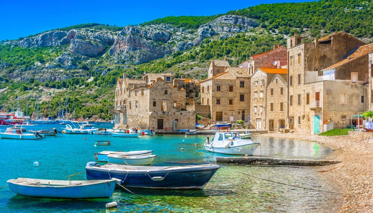 Komiza sull'Isola di Vis, Croazia