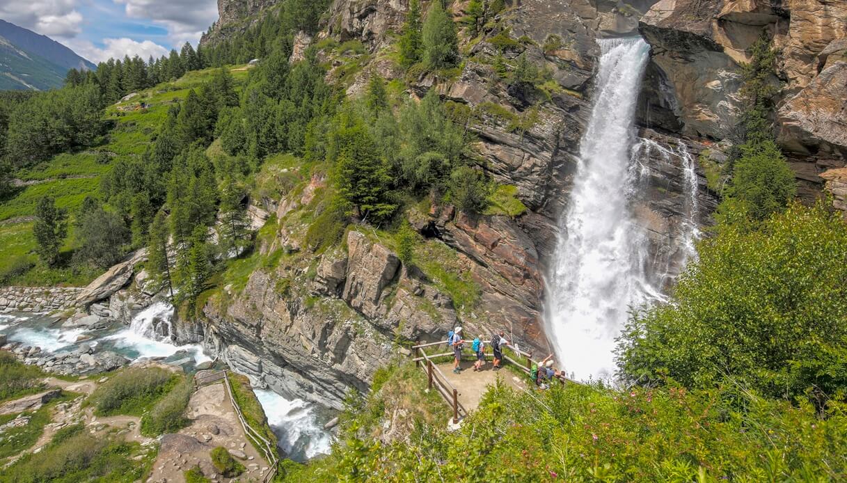 cascate pi&ugrave; belle italia estate a piedi