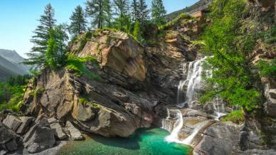Le cascate più belle d’Italia da raggiungere a piedi in estate