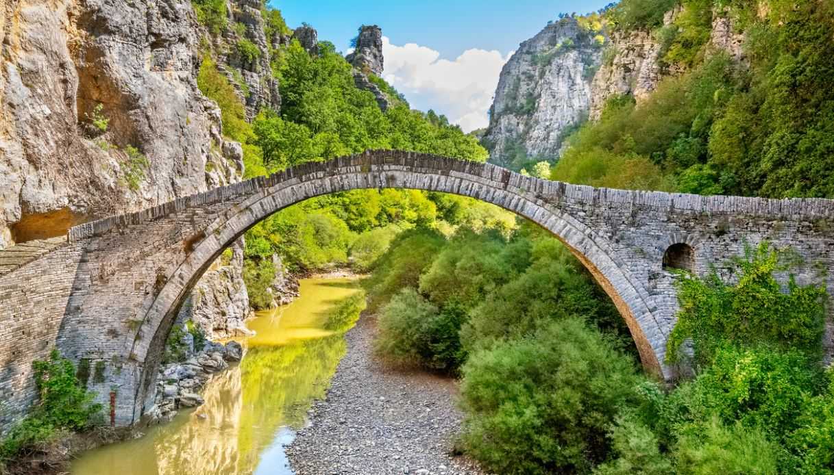 Ponte di Noutsos a Zagorochoria