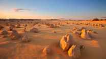 Migliaia di guglie spuntano dal deserto: il mistero del luogo più surreale, il Parco Nazionale di Nambung