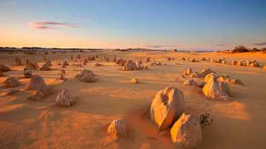 Migliaia di guglie spuntano dal deserto: il mistero del luogo più surreale, il Parco Nazionale di Nambung
