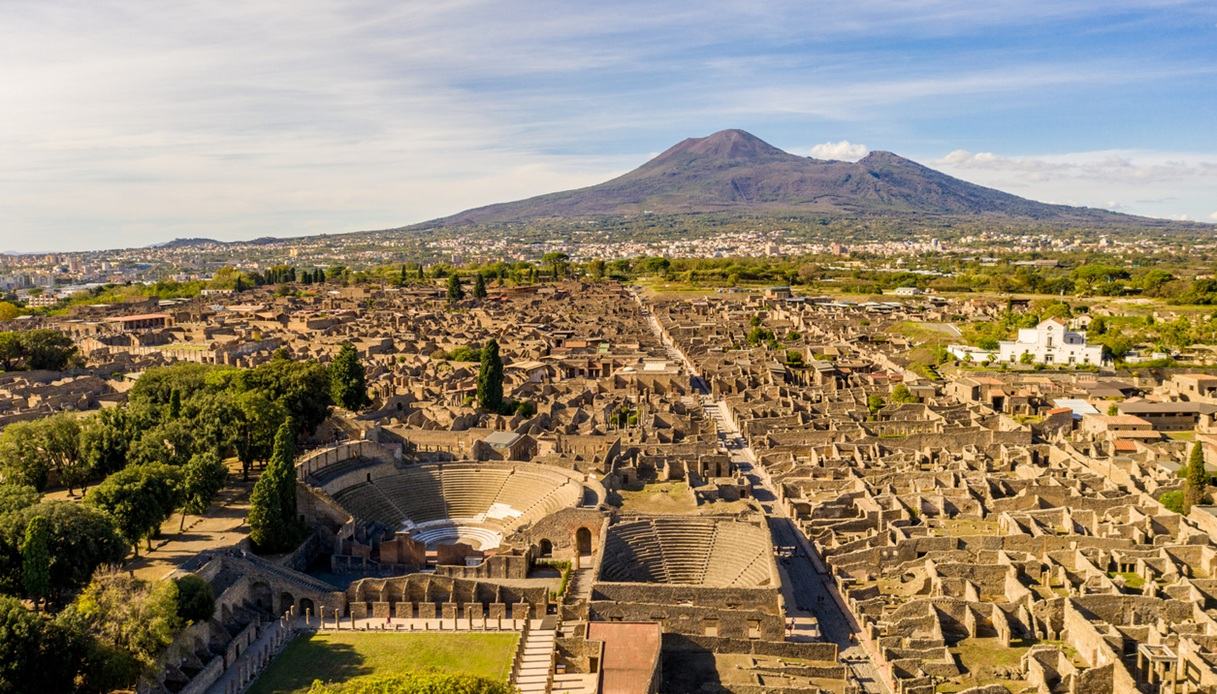"Pompei: Fuori dal Tempo", il docudrama con Tom Hiddleston, è stato girato all'interno del Parco Archeologico
