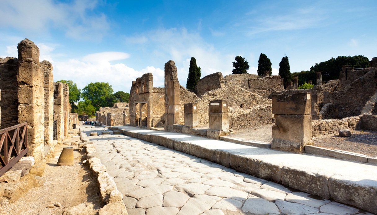 "Pompei: Fuori dal Tempo": dov'è stata girata la serie National Geographic con Tom Hiddleston