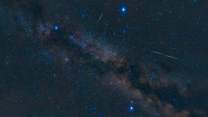 Il Triangolo Estivo illumina i cieli di luglio: dove ammirare gli spettacoli più belli