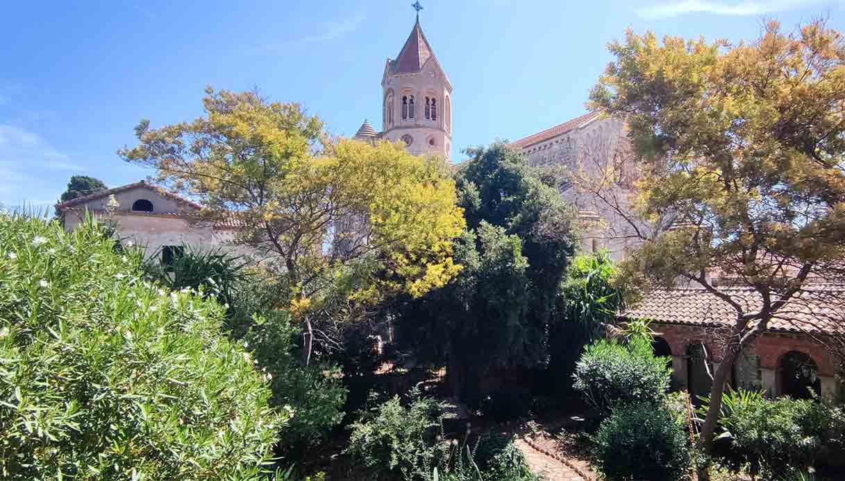 Abbazia-St-Honorat-uliveto