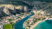 Almissa, la magnifica città tra pirati, gole selvagge e il mare turchese della Dalmazia