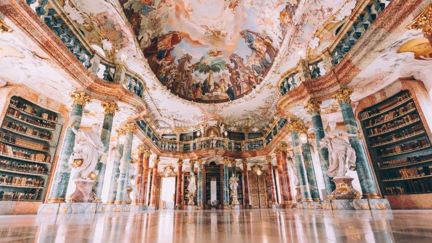 Il capolavoro barocco che custodisce una delle biblioteche più spettacolari: l’Abbazia di Wiblingen