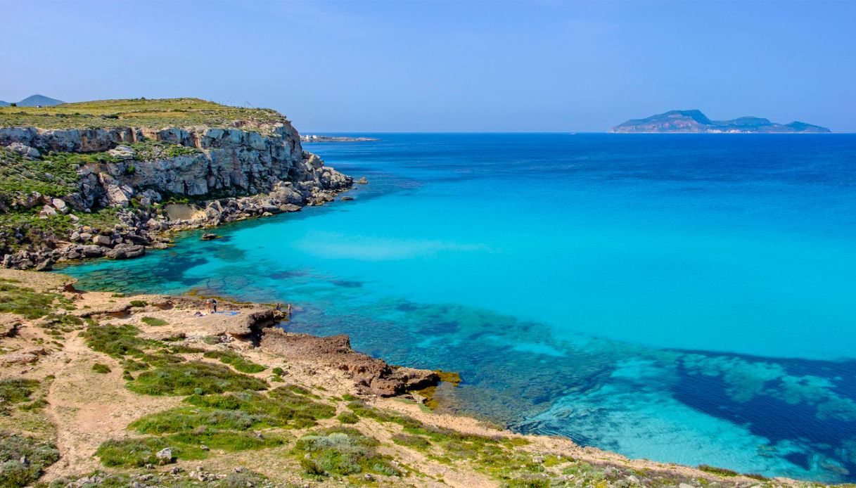 Cala Rossa, una delle migliori spiagge di Favignana, Egadi, Sicilia