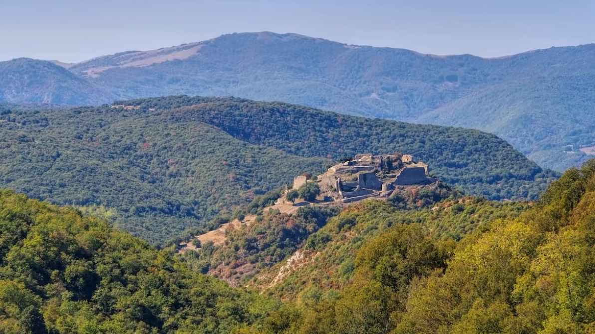 Il Castello di Termes è la fortezza catara che domina le gole delle Corbières in Francia