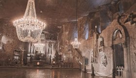 Puoi dormire (e sposarti) nelle viscere della Terra: è la miniera di sale Patrimonio Mondiale dell’Unesco