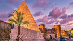 La piramide Cestia di Roma riapre, come visitarla gratis e tutte le novità
