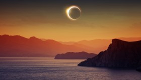 Eclissi, borghi da fiaba e vacanze da reali: le notizie e i luoghi più amati della settimana