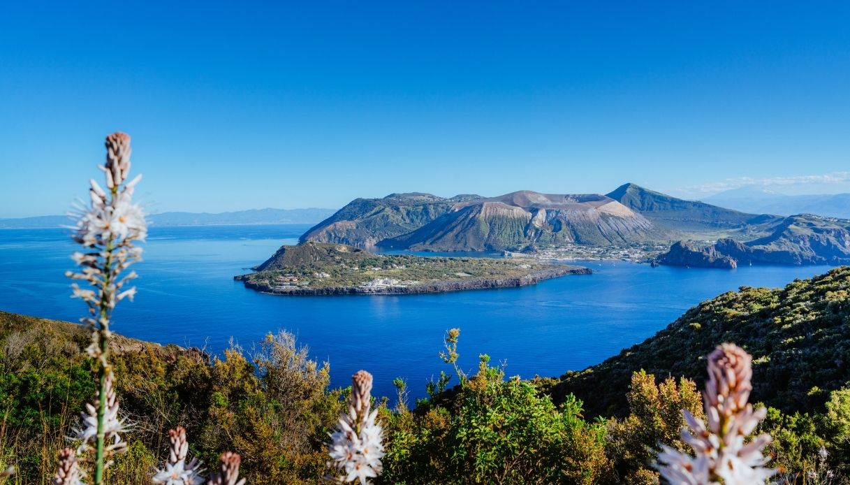 Vista panoramica sulle Eolie
