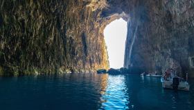 Il rifugio del leggendario marinaio nel cuore della roccia e del mare: la Grotta di Haxhi Ali in Albania
