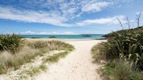 Herm, l’isola senza auto tra spiagge bianche e silenzio