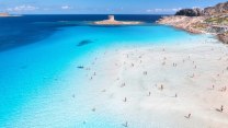 La Pelosa, l’isola di Herm e Kaysersberg: i luoghi e i viaggi che hanno fatto sognare questo mese