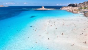 La Pelosa, l’isola di Herm e Kaysersberg: i luoghi e i viaggi che hanno fatto sognare questo mese