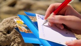 La cartolina dei genitori arriva 26 anni dopo: “È come riceverla dal paradiso”