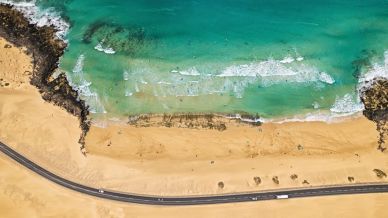 Playa Alzada, la spiaggia selvaggia tra le dune di Fuerteventura