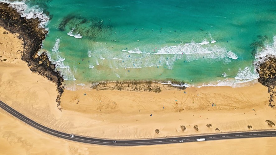 Playa Alzada, la spiaggia selvaggia tra le dune di Fuerteventura