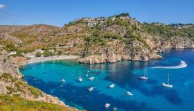 Un paradiso chiamato Costa Blanca, tra calette segrete, grandi arenili e paesaggi mediterranei